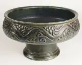 Coupe en grès émaillé aux motifs ondulés et floraux, œuvre d'Émile Lenoble.