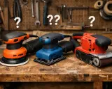 Trois ponceuses (orbitale, vibrante, à bande) sur un établi en bois. Quelle ponceuse pour le bois choisir ?